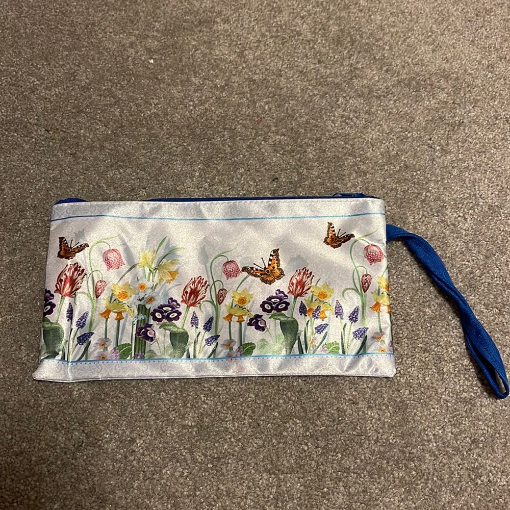 Butterfly’s and flower’s Wristlet pouch - Picture 1 of 3